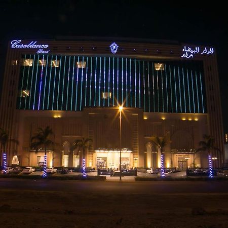 Casablanca Grand Hotel Jeddah Exterior photo The hotel at night