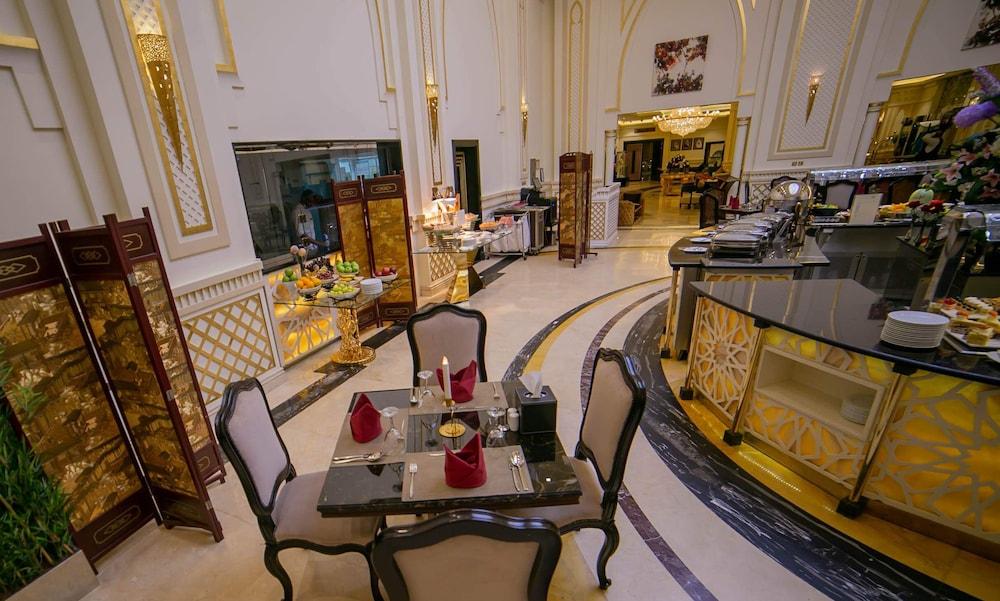 Casablanca Grand Hotel Jeddah Exterior photo The restaurant