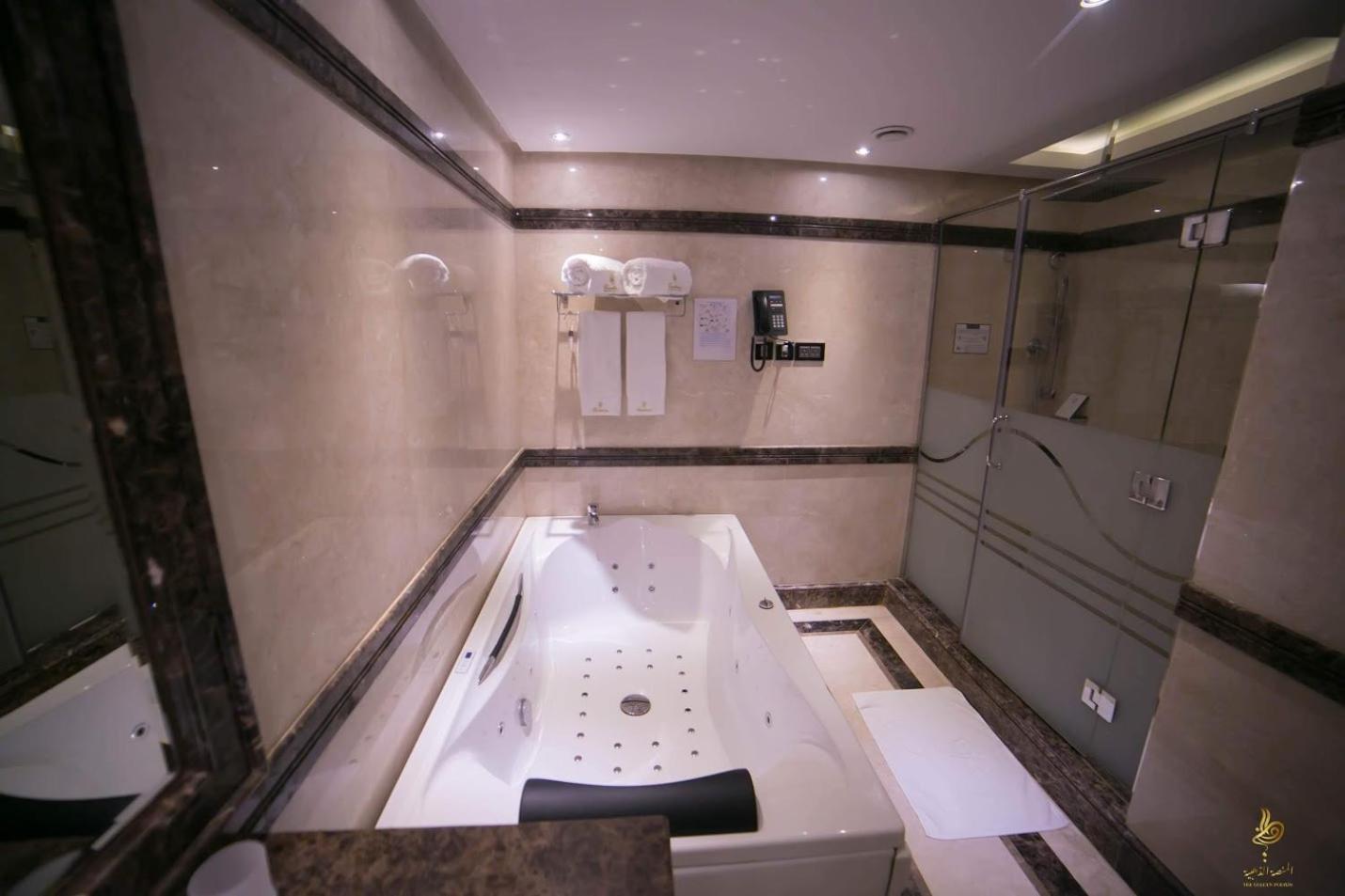 Casablanca Grand Hotel Jeddah Exterior photo Bathroom