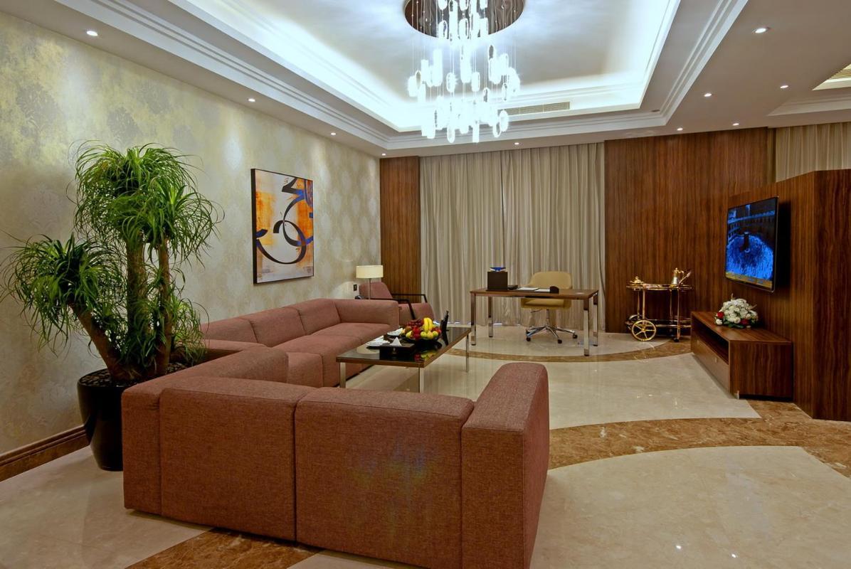 Casablanca Grand Hotel Jeddah Exterior photo A living room