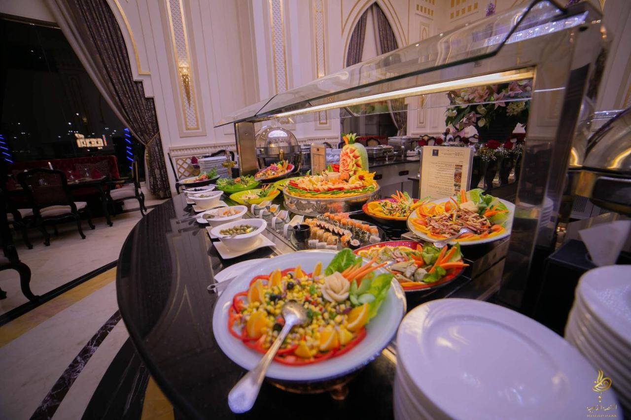 Casablanca Grand Hotel Jeddah Exterior photo A buffet at a hotel