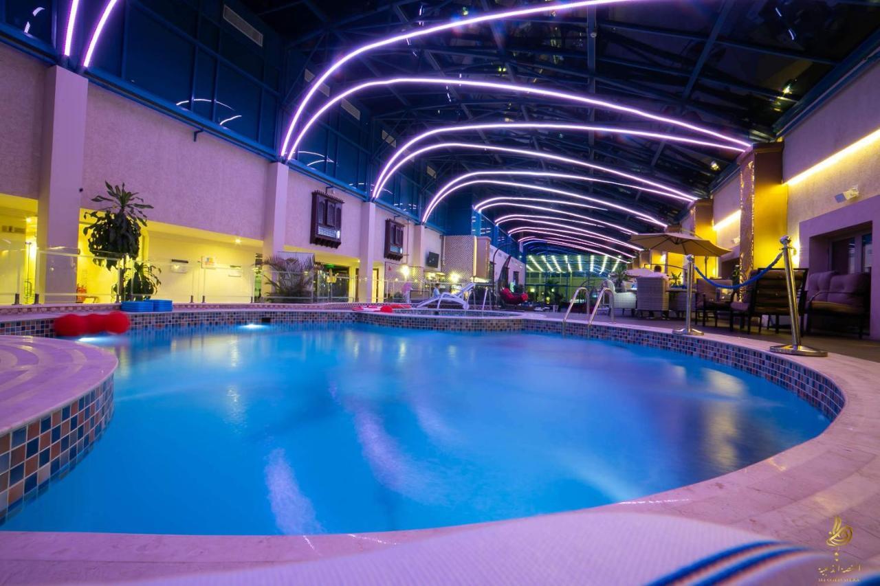 Casablanca Grand Hotel Jeddah Exterior photo The swimming pool at the hotel