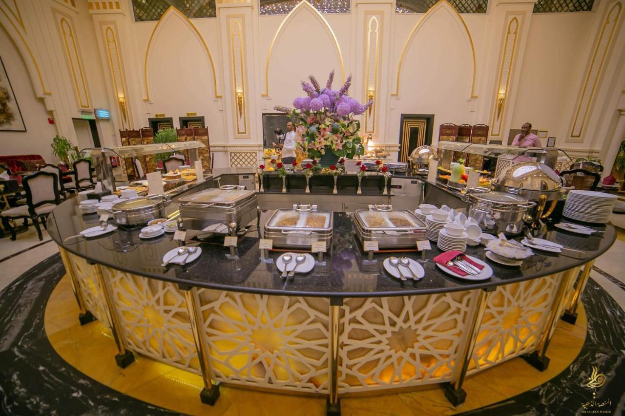 Casablanca Grand Hotel Jeddah Exterior photo A buffet at a hotel